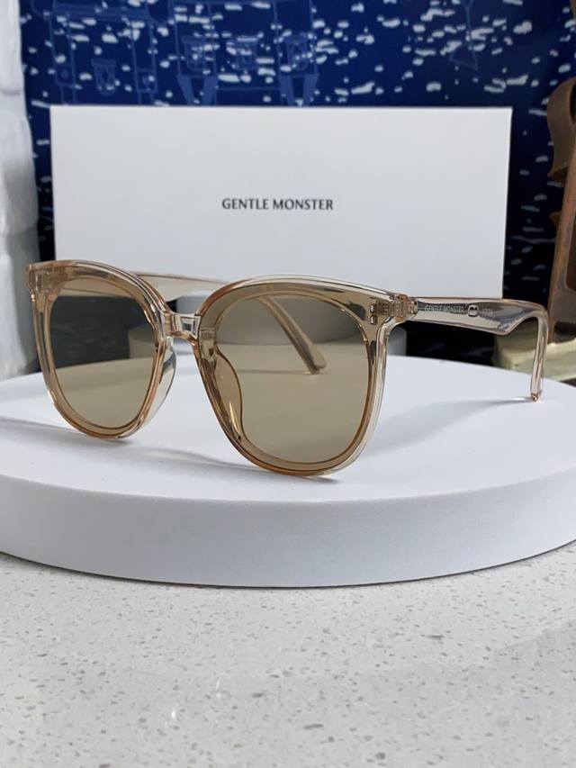 gentle Moster Gm New Square Trend Fashion Large Frame Sunglasses Sun Protecti