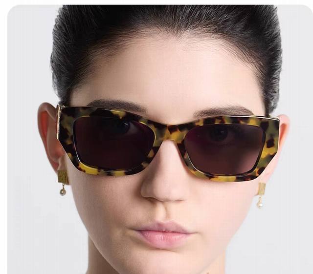 dior Dior 2025 New Sunglasses Women's Fashion Modern Missdior S1F Thick Frame