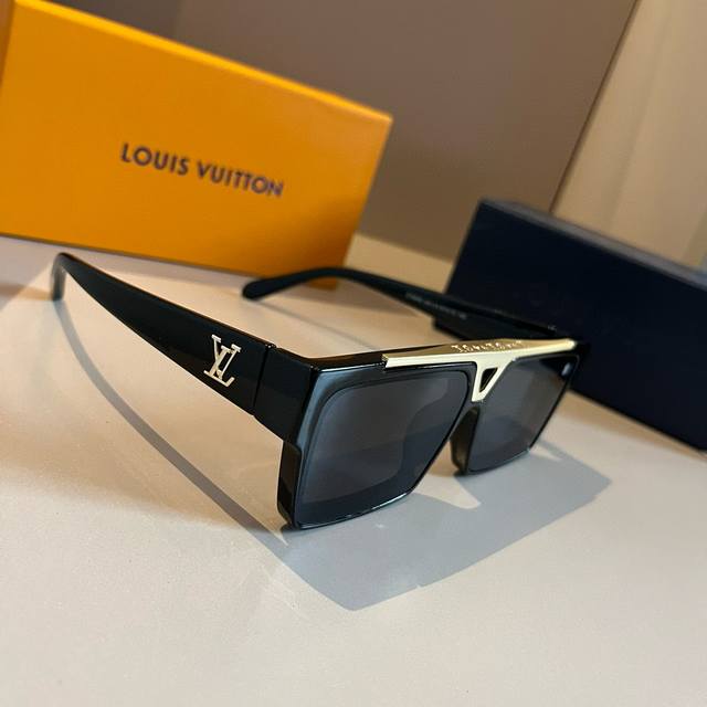 lv Louis Vuitton Sunglasses Model: Z1502W Size: 61013-140 So Beautiful, It Ma