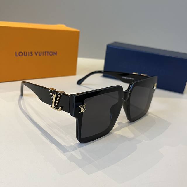 lv Louis Vuitton Sunglasses Are So In Love. They Give Off A Strong Aura When