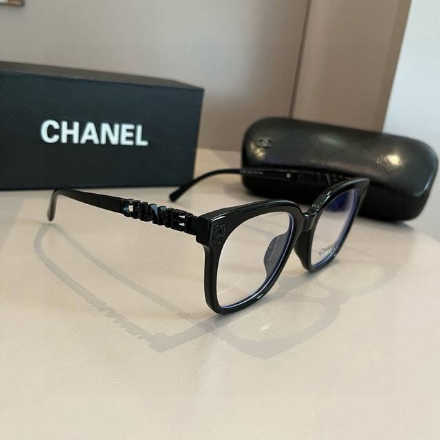 chanel Chanel Sunglasses Are Customized With High-End Diamonds. They Are So B