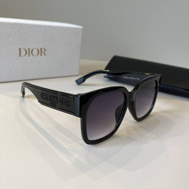 dior Dior Celebrity Style Sun Sunglasses Are A Must For Driving