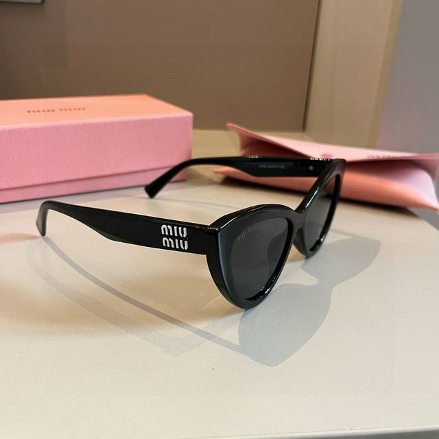 miumiu Miu Miu New Sunglasses Cat Glasses Travel Must Have Many Stars With Th