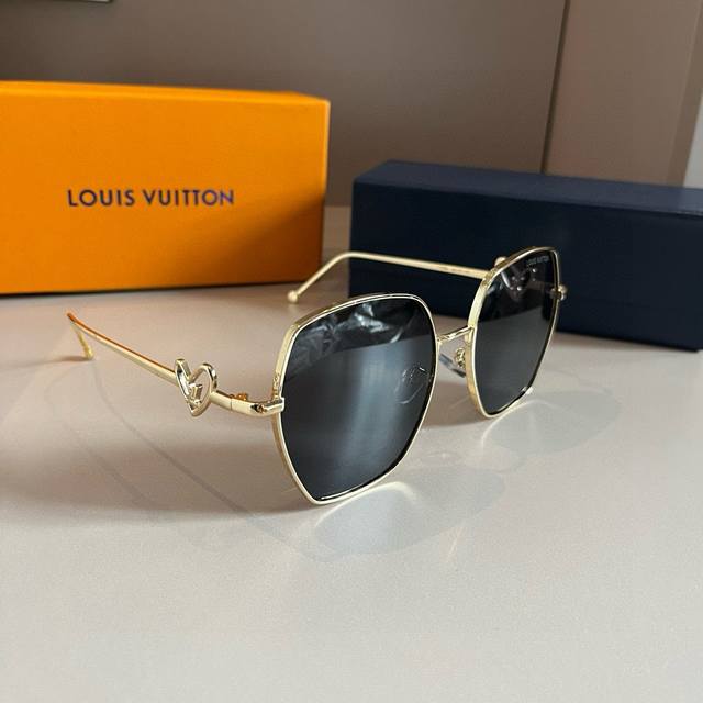 lv Louis Vuitton Sunglasses Visor European And American Fashion Brand Fan