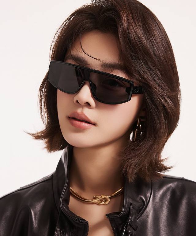 gucci New One-Piece Driving Mirror Sunglasses For Travel Must Have Many Celeb