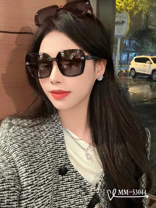 Italian Miumiu . Polaroid Resin Polarized Lens . Tr90 Frame Is Light And Comfort