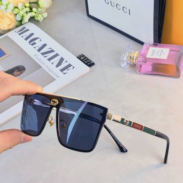 gucc*Super Cool One-Piece Large Frame Sunglasses For Men And Women To Cover T
