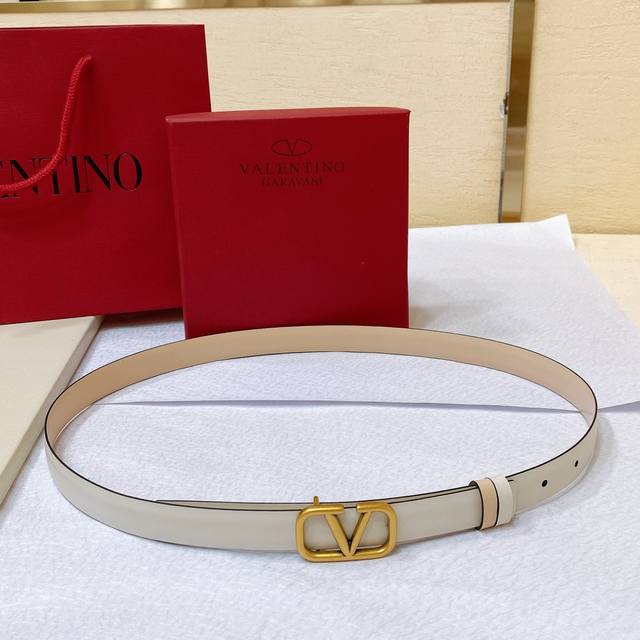 Valentino Garavani Vlogo Signature reversible brass classic buckle shiny calfski