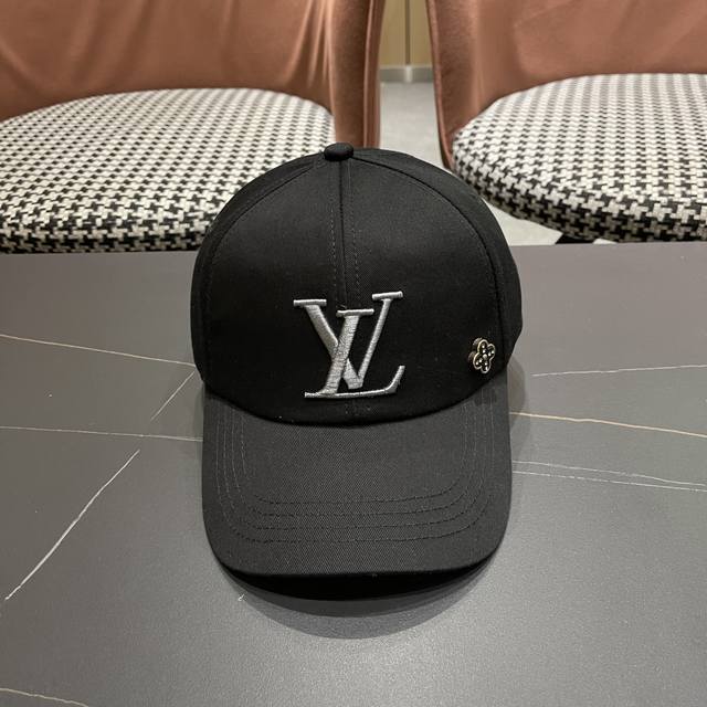 Lv Louis Vuitton high version baseball cap, very classic, popular retro beauty,