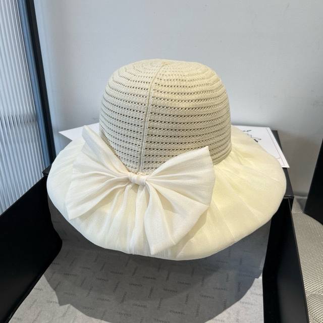 Miumiu new lantern hat, sun hat, anti-ultraviolet brim, head circumference 57Cm