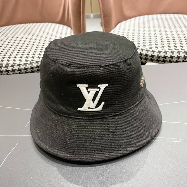 Lv Louis Vuitton 2025 original embroidered bucket hat is light and breathable. P