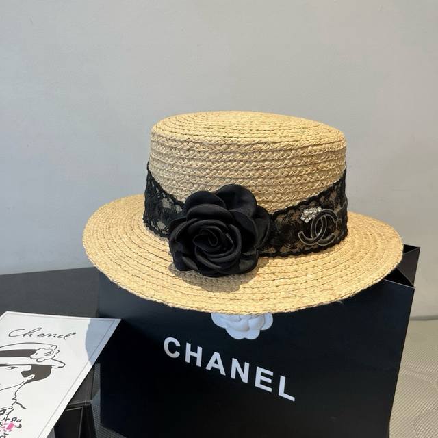 Chanel new sun hat, flat top hat, made of fine straw, head circumference 57Cm