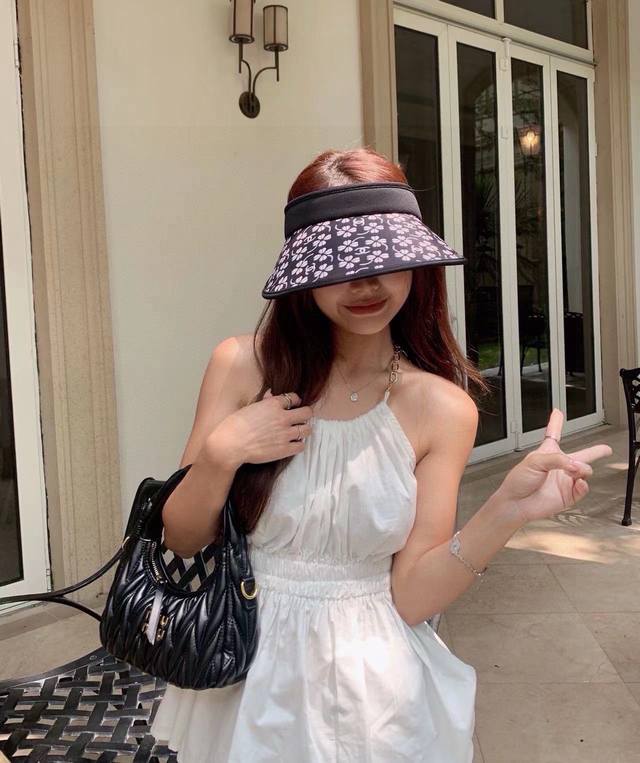 Chanel hollow headband, sun hat,
