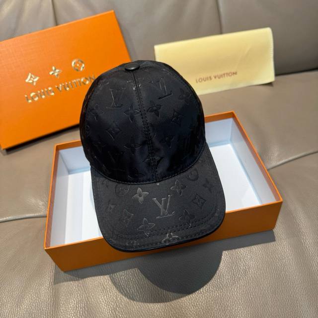 New model shipped! with box bag, Lv Louis Vuitton new original baseball cap, dar