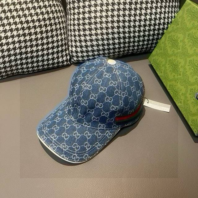 with box bag, Gucci classic original baseball cap, double G denim jacquard, retr