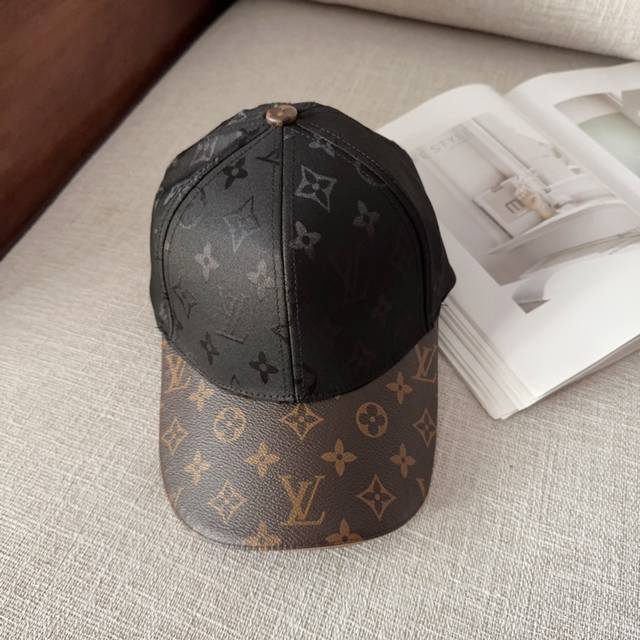 Lv Louis Vuitton baseball cap is light and breathable. Perfect shape, accurate f