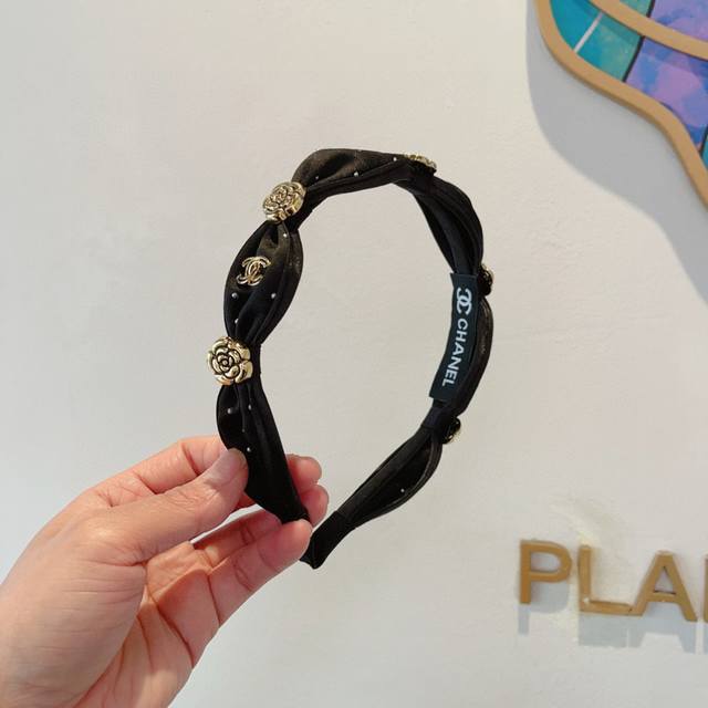 with packaging Chanel Chanel's latest headband, retro headband, popular online r