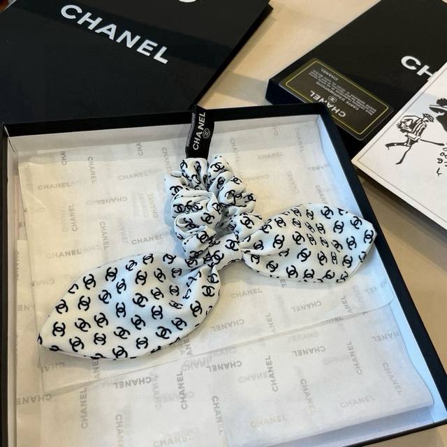 Chanel hairband official model