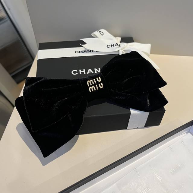 Miumiu new top clip