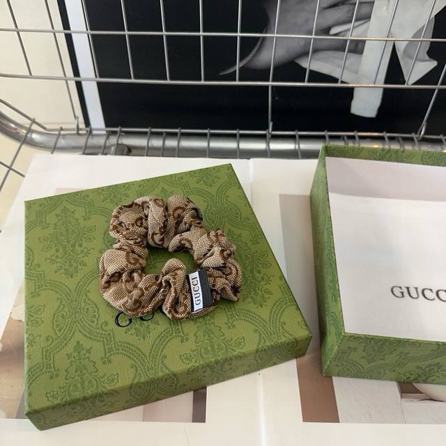 with box Gucci Gg letter hairband, classic and versatile, especially durable and