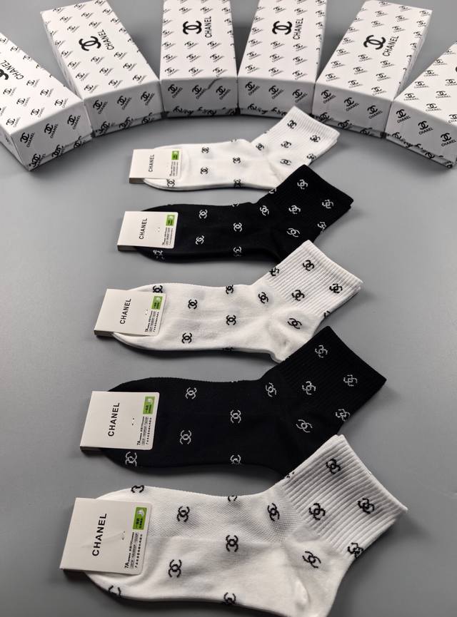 Chanel Chanel new women's socks, one box of five pairs of pure cotton material,