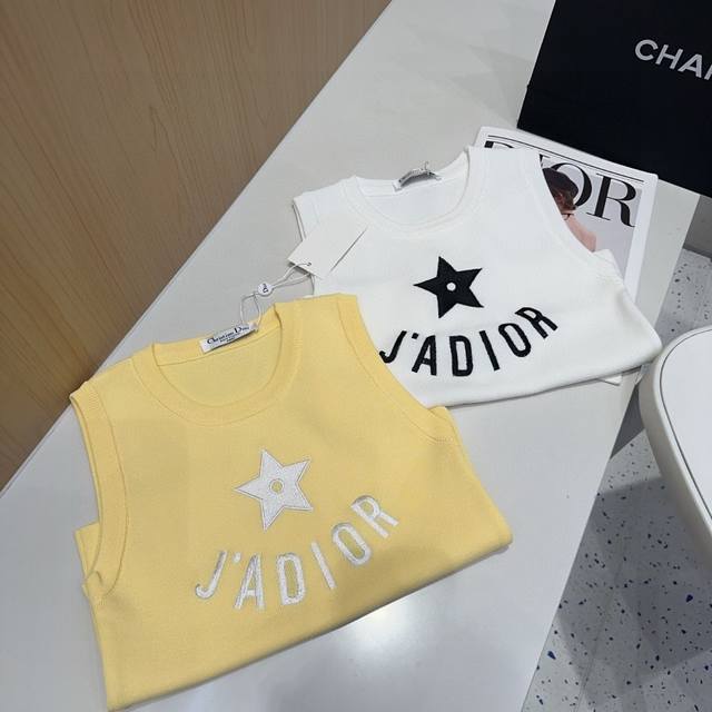 Dior vest, wear it alone with a jacket, super hot One size