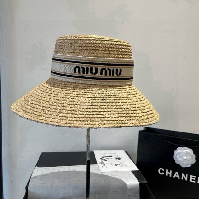 Miumiu Raffia straw hat, pure hand-crocheted, in short supply, one less sold, he