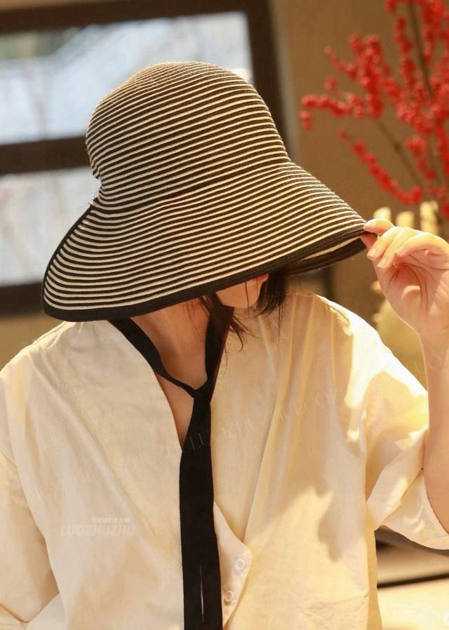 Chanel new striped sun hat, basin hat, foldable straw hat, head circumference 57