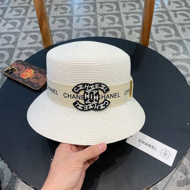 Chanel's new straw bucket hat with sunshade and large brim, beach style, simple