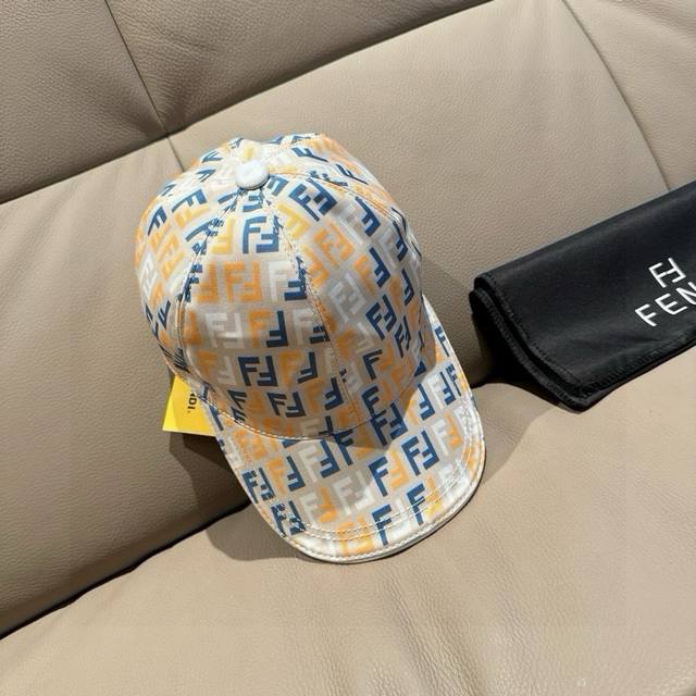 New model shipped with box bag, Fendi new original baseball cap, double F jacqua