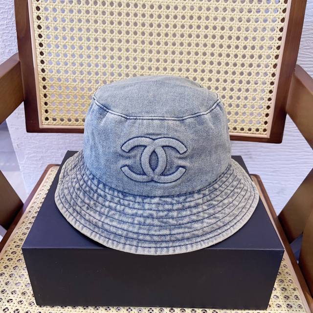 Running volume Chanel's new denim bucket hat Summer is here, and in hot weather,