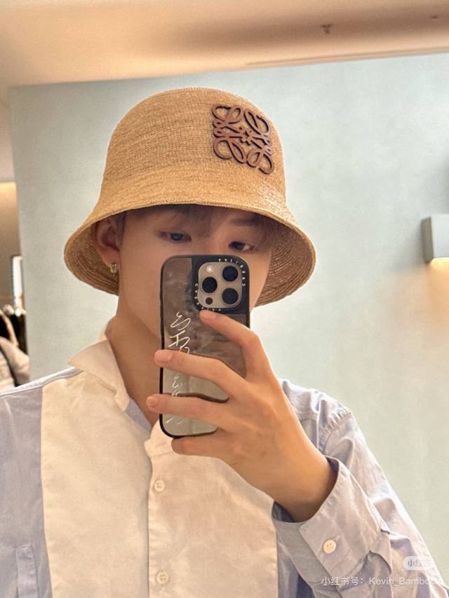 Running volume Loewe's new spring and summer straw hat upgraded version is made
