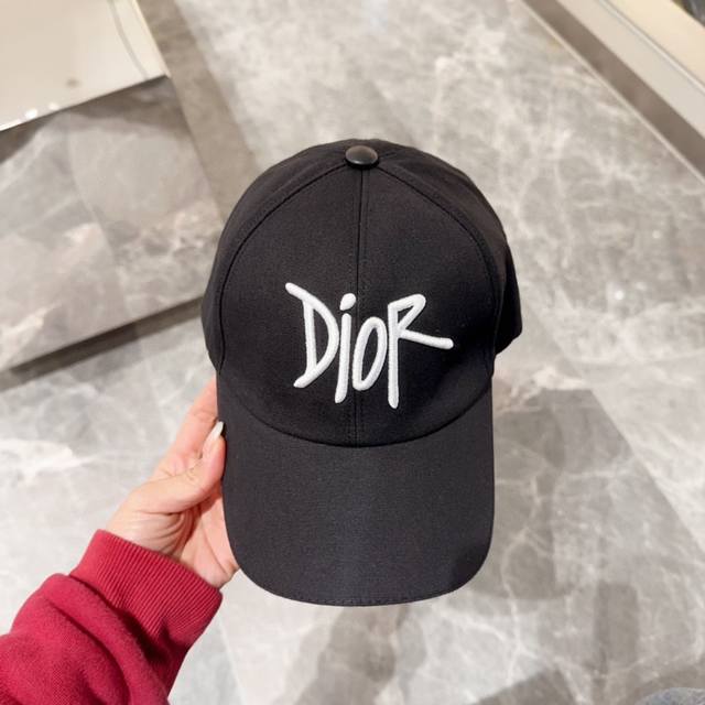 Dior Dior official website synchronized the release of new models of old flower