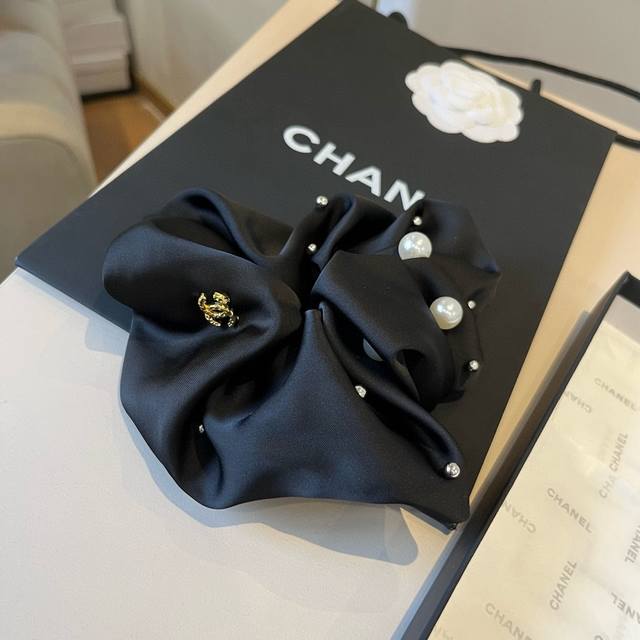Chanel hair band