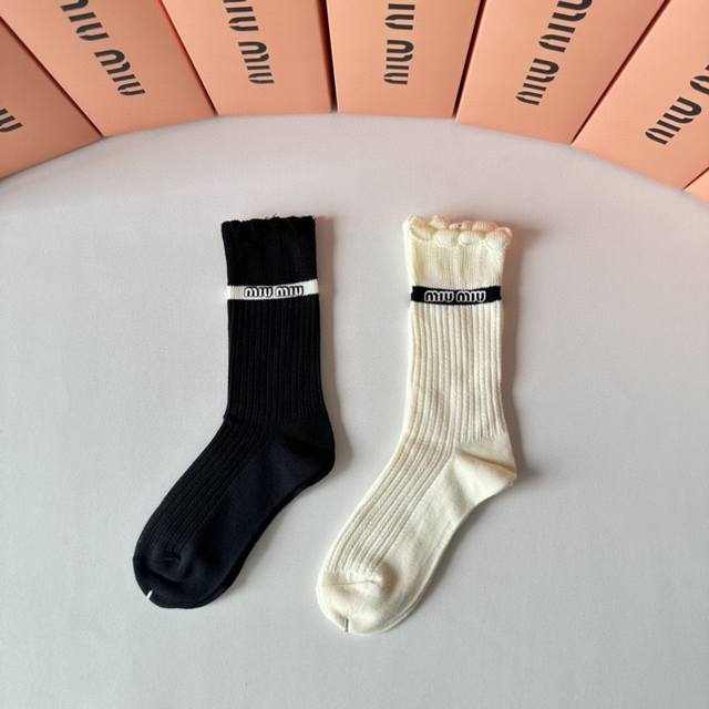 Special counter packaging Miumiu new striped double-needle cashmere pile socks!