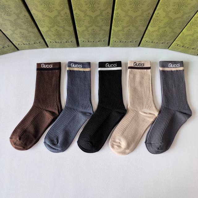 Special packaging Gucci's new classic medium-length stacked socks! Five pairs in