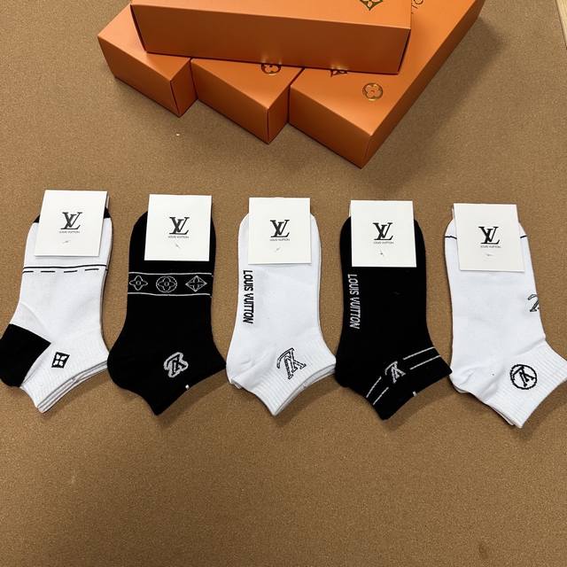 Special Louis Vuitton new women's socks, one box of five pairs of pure cotton ma