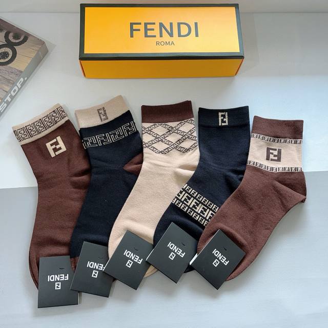 comes with packaging, 5 pairs per box Fendi classic mid-length socks, high versi