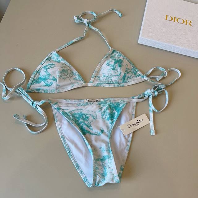 Dior's new bikini swimsuit is suitable for a variety of scenarios. It can be wor