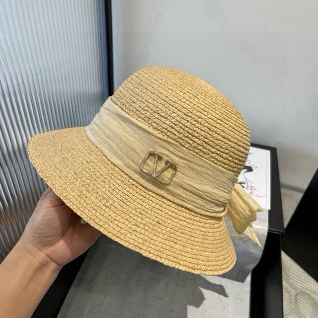 Valentino Raffia straw hat, a true ladylike temperament, head circumference 57cm