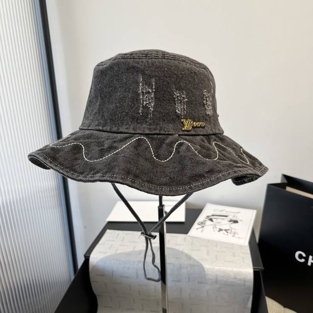Lv denim bucket hat, head circumference 57Cm