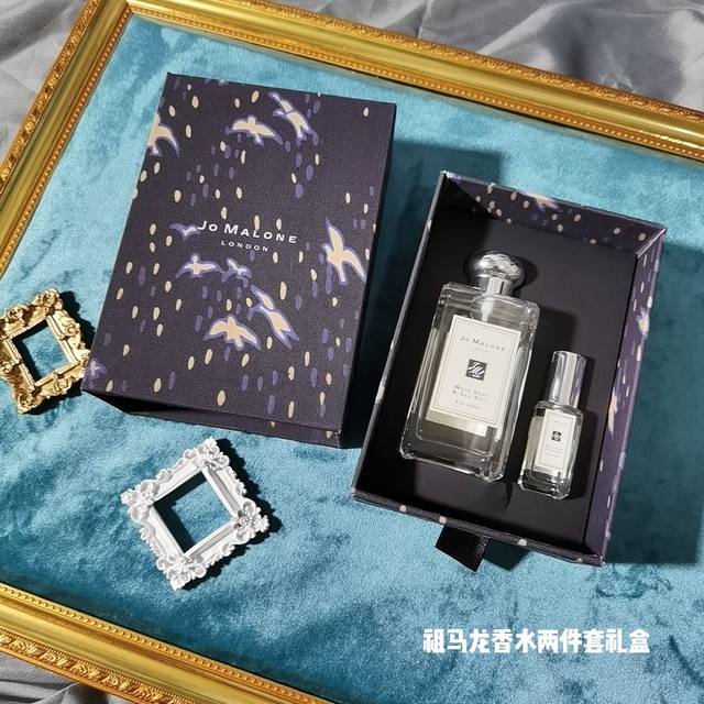 Factory Price P M12598 Black Flower! Victor Wallet, This elegant Victor Wallet i