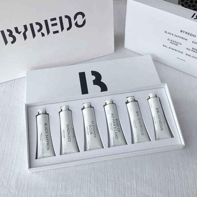 New upgraded version real shot # Model: 499623 White leather Size: 25X14X8Cm Dia