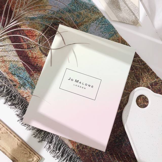 Soft Lux Cube Handbag Small This new square handbag is made of soft waxed leathe