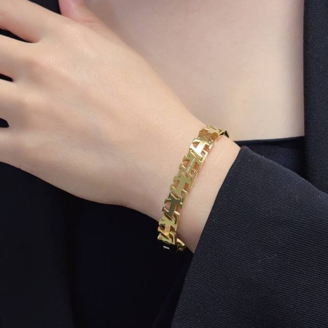Dior, 2025 summer new product, available at the counter, simple and fashionable