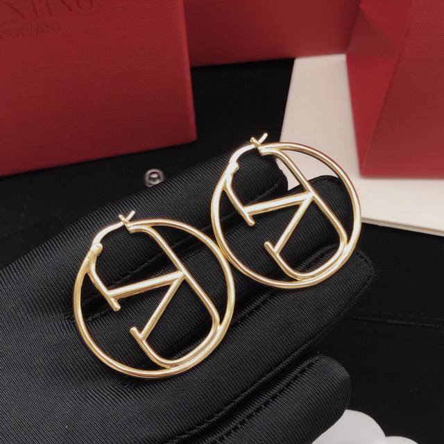Lv new summer product, brand new washing embroidery process, high-end fabrics, s