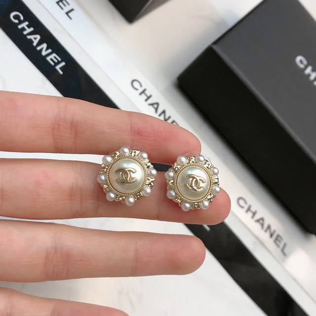 Dior 2025 Spring and Summer new models are launched in the counter. The latest r