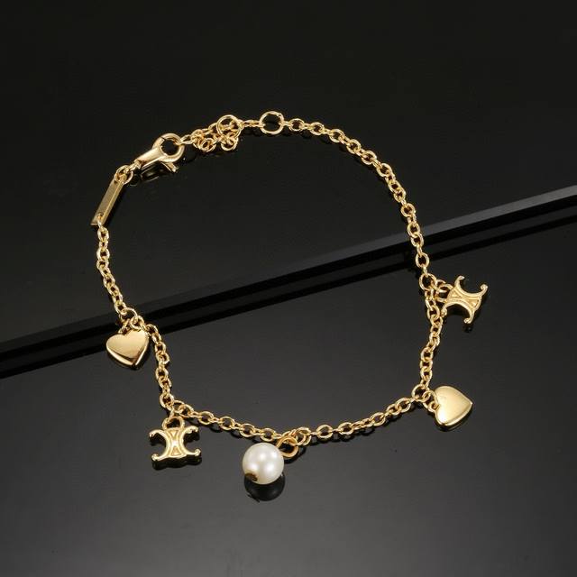 Dior 2025 Spring and Summer new models are launched at the counter. The latest r