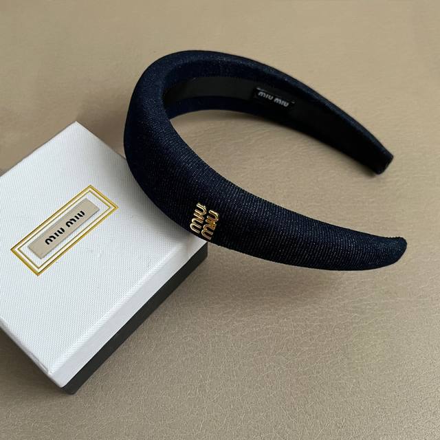 Lv2025 Spring and Summer new model first release counter latest short-sleeved ro
