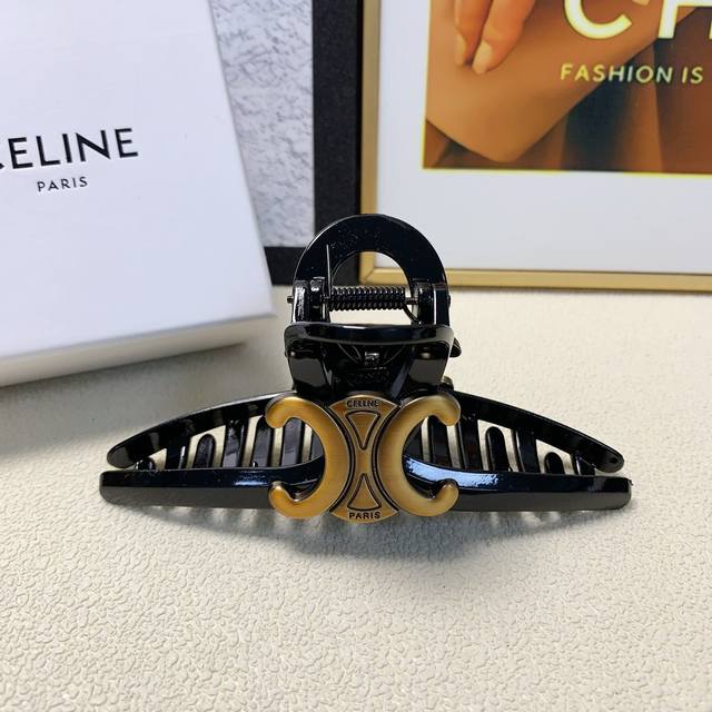 Width 3.5Cm This Dior belt buckle is a new product for spring and autumn. It is